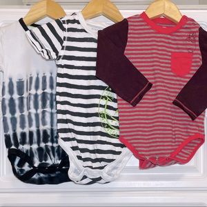Burt’s Bees Baby Bodysuits
